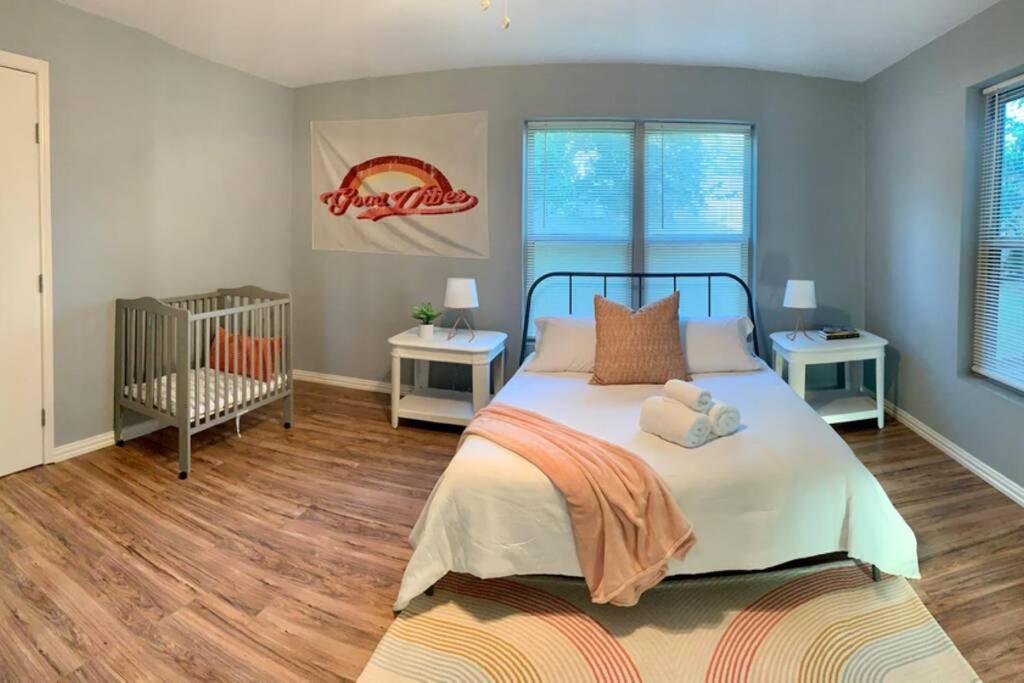**Min Frm Dwntwn Fort Worth*Modern*Cozy*Townhome** المظهر الخارجي الصورة