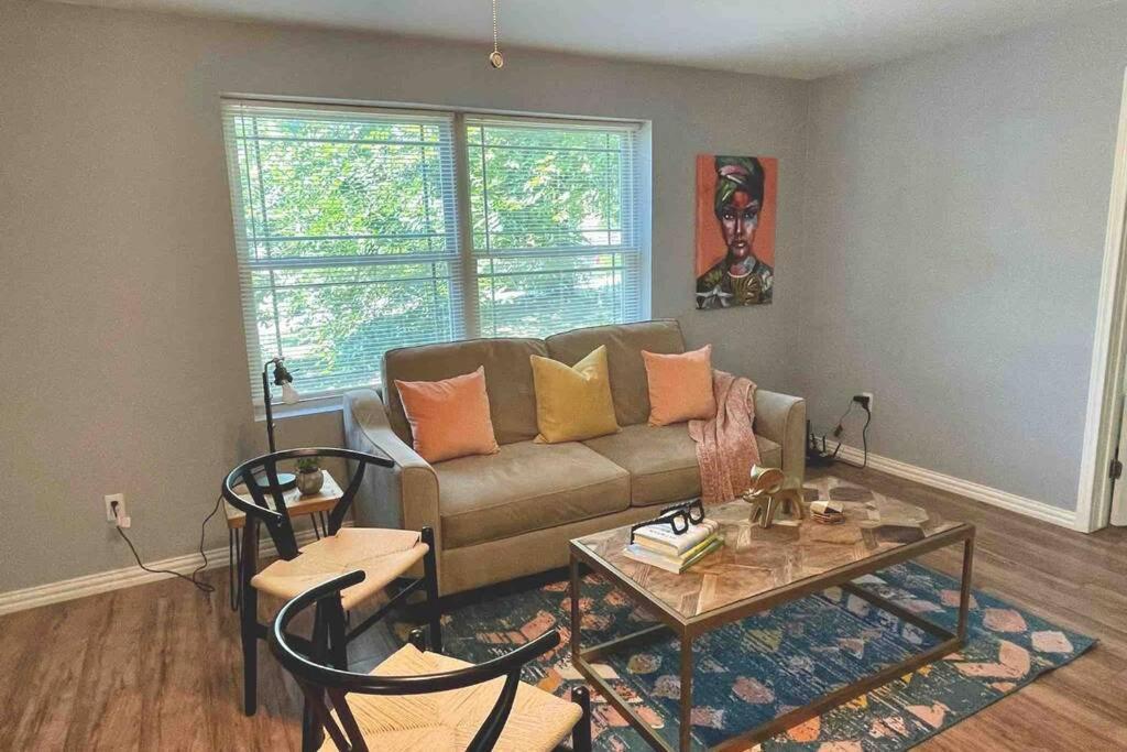 **Min Frm Dwntwn Fort Worth*Modern*Cozy*Townhome** المظهر الخارجي الصورة
