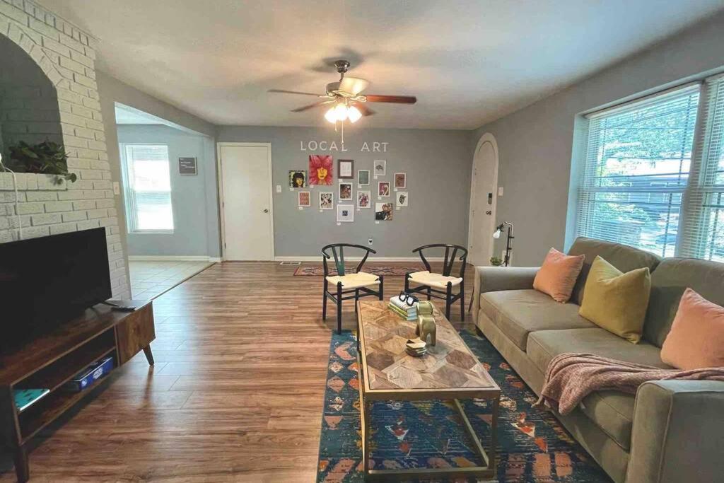 **Min Frm Dwntwn Fort Worth*Modern*Cozy*Townhome** المظهر الخارجي الصورة